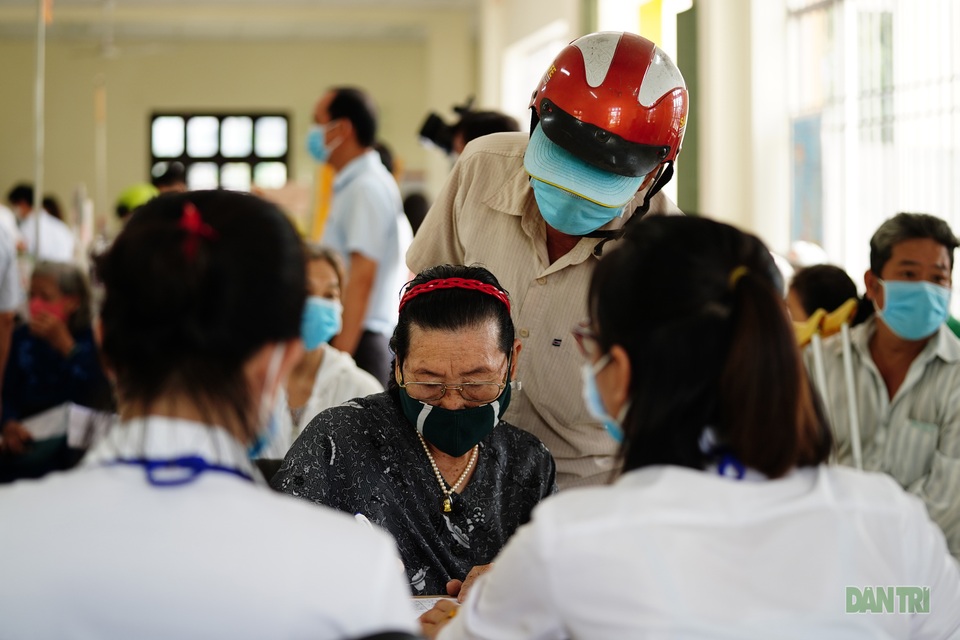 Thứ trưởng Lê Tấn Dũng: Triển khai gói hỗ trợ cần nhanh và chính xác! - 7 Thứ trưởng Lê Tấn Dũng: Triển khai gói hỗ trợ cần nhanh và chính xác! - 7