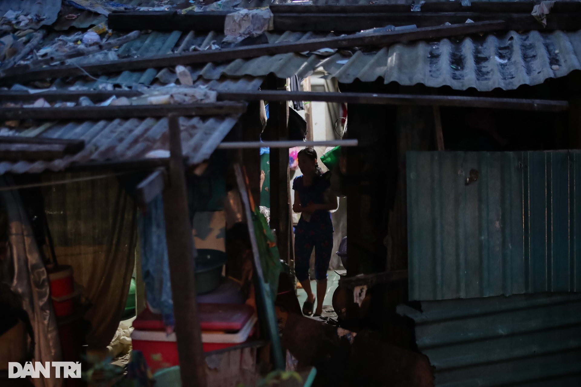 Cuộc sống bên dòng kênh Hàng Bàng ô nhiễm ở TPHCM - 9 Cuộc sống bên dòng kênh Hàng Bàng ô nhiễm ở TPHCM - 9