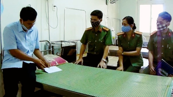 Quảng Ngãi: Thanh niên ngáo đá tấn công một chiến sĩ công an bị thương - Ảnh 1. Quảng Ngãi: Thanh niên ngáo đá tấn công một chiến sĩ công an bị thương - Ảnh 1.