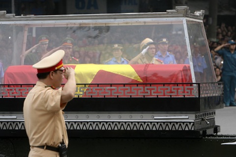 Nén nước mắt phút giây tiễn biệt Đại tướng 