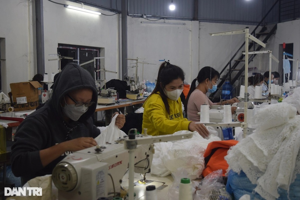 Khởi nghiệp từ tay trắng, chàng thợ may trẻ thu gần 150 triệu đồng/tháng - 4 Khởi nghiệp từ tay trắng, chàng thợ may trẻ thu gần 150 triệu đồng/tháng - 4