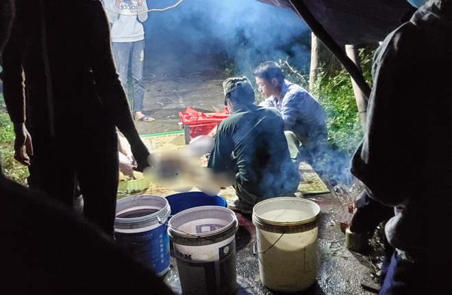 Đêm cuối năm với người làm nghề bốc mộ thuê - 9 Đêm cuối năm với người làm nghề bốc mộ thuê - 9