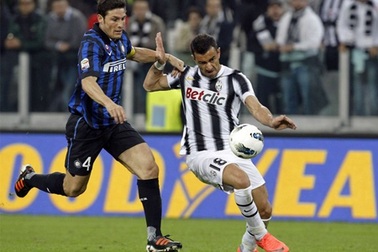 Hụ gục Inter, Juventus rút ngắn khoảng cách với Milan