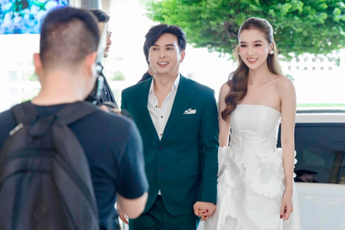Hồ Quang Hiếu và bà xã kém 17 tuổi "dính như sam", không áp lực việc có con