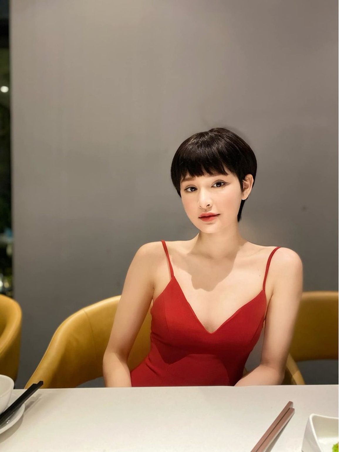 Hiền Hồ: 5 năm sống trong rừng không đi học, nhiều lần thoát chết - 3 Hiền Hồ: 5 năm sống trong rừng không đi học, nhiều lần thoát chết - 3