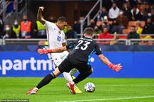 Mbappe việt vị ở bàn quyết định giúp Pháp vô địch UEFA Nations League?