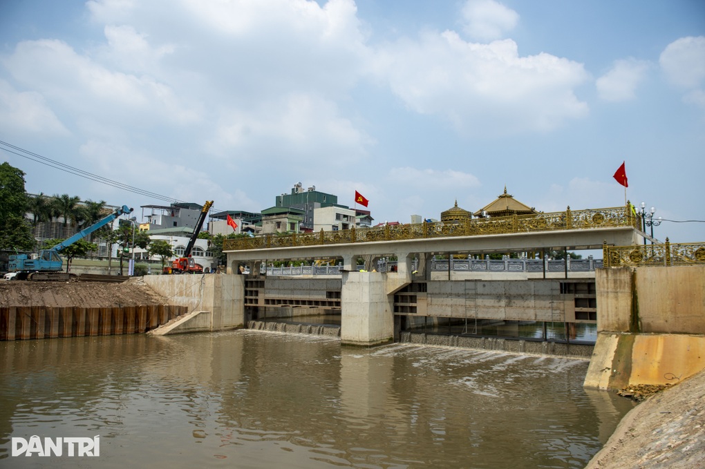 Thêm nguồn nước thứ 2 giúp hồi sinh sông Tô Lịch - 1 Thêm nguồn nước thứ 2 giúp hồi sinh sông Tô Lịch - 1