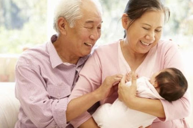 "Cháu tao mang họ nhà tao, mày chỉ đẻ thôi chứ làm gì to tát!"