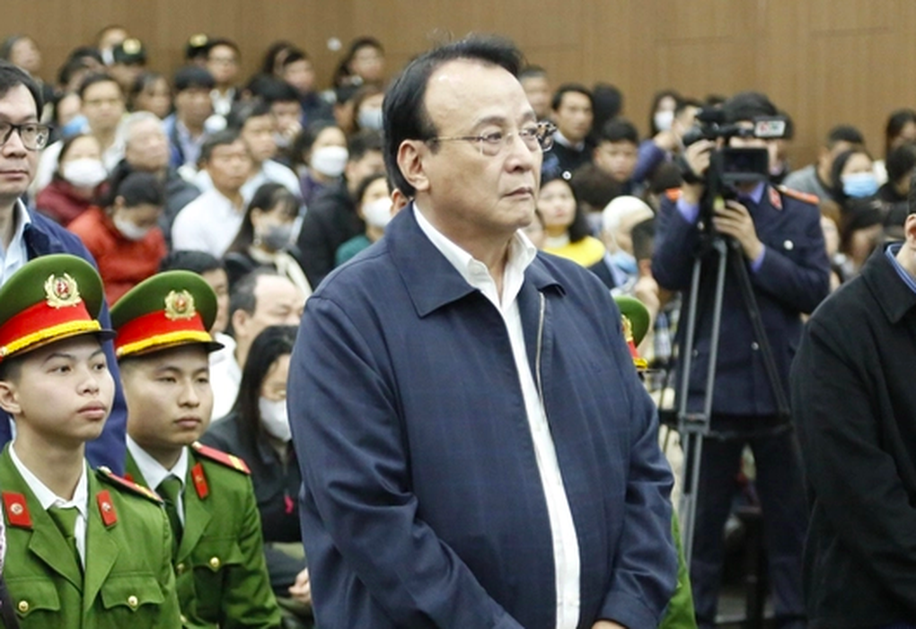 Chủ tịch Tân Hoàng Minh Đỗ Anh Dũng nói gì khi bào chữa cho mình? - 2 Chủ tịch Tân Hoàng Minh Đỗ Anh Dũng nói gì khi bào chữa cho mình? - 2