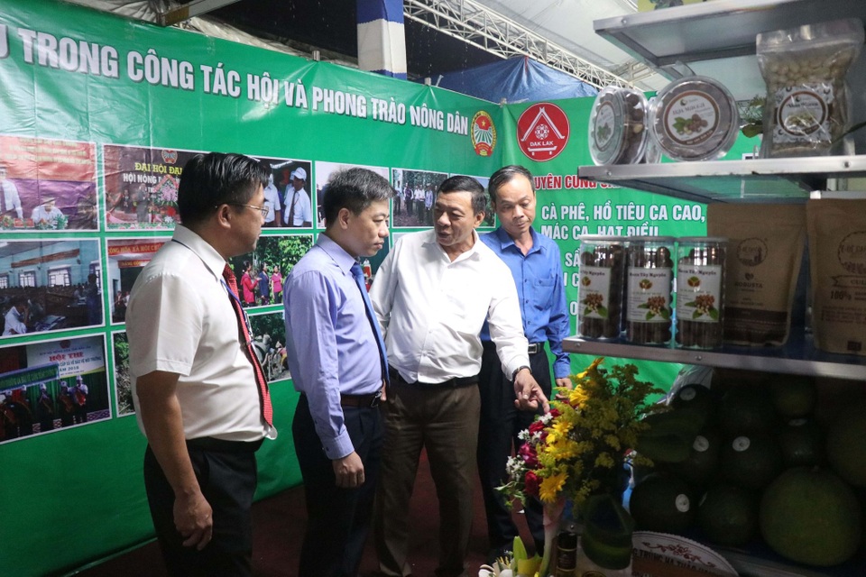 Đắk Lắk tổ chức Festival Sản phẩm vật tư nông nghiệp và thương mại - 2 Đắk Lắk tổ chức Festival Sản phẩm vật tư nông nghiệp và thương mại - 2