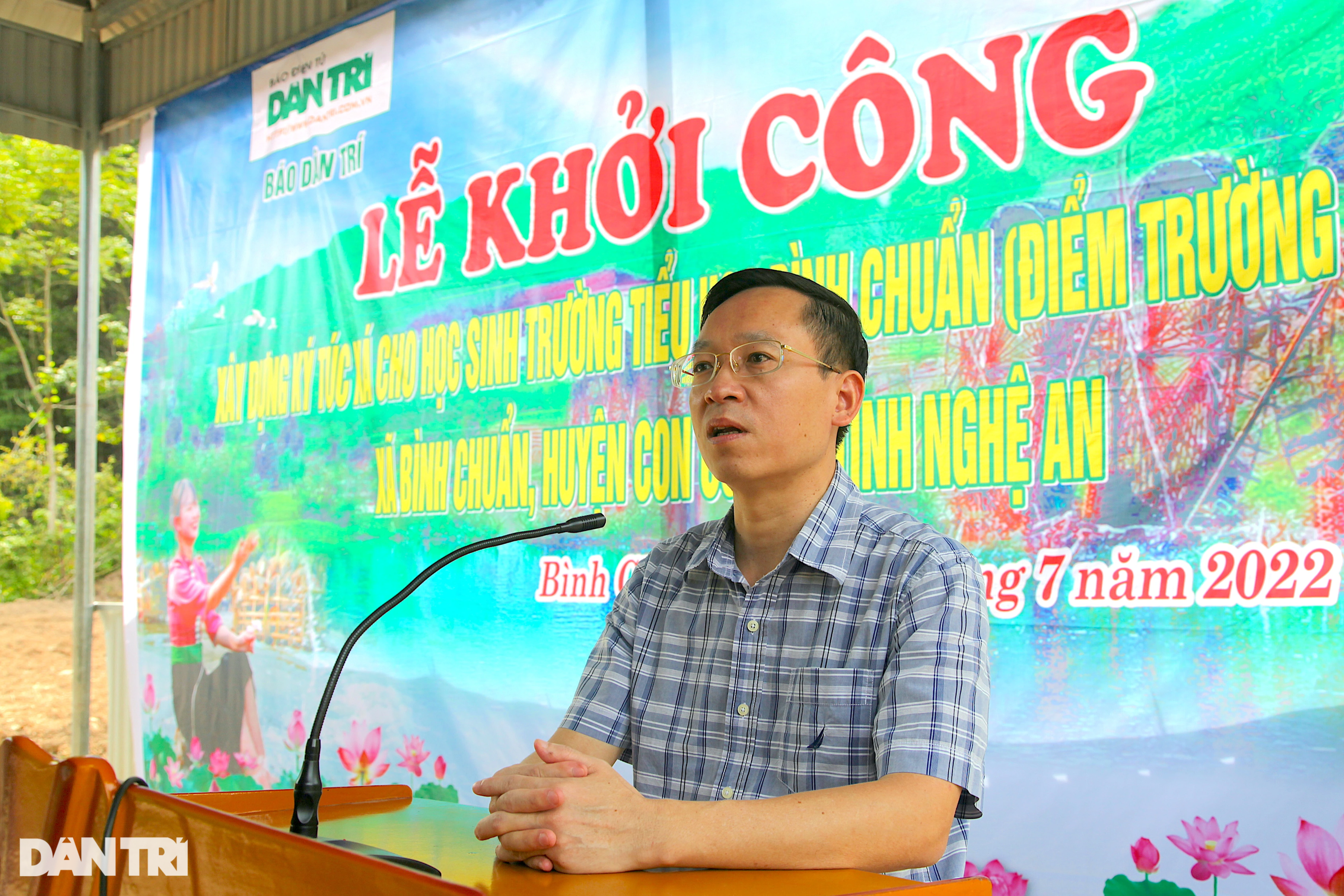 Khởi công xây điểm trường Dân trí giúp học sinh nghèo nơi miền núi xứ Nghệ - 8 Khởi công xây điểm trường Dân trí giúp học sinh nghèo nơi miền núi xứ Nghệ - 8