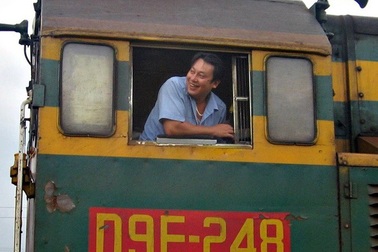 “Cơ trưởng” hỏa xa kể chuyện uống một ly cà phê qua 3 tỉnh, 2 miền!