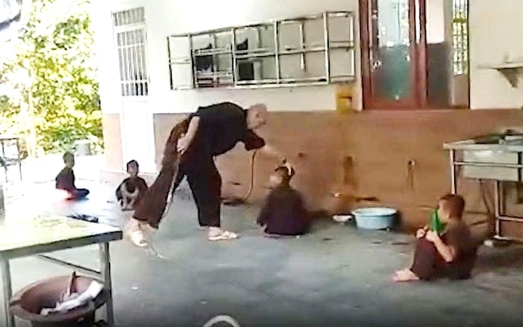 5 chú tiểu bị đánh ở chùa Bầu được đưa vào trung tâm xã hội và về nhà - 2