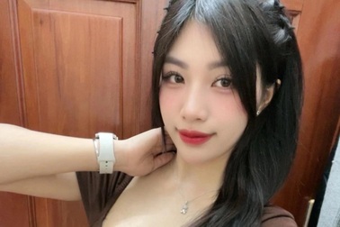 Nữ đô vật xinh đẹp hạ gục nam đối thủ trên sàn đấu ở Bắc Ninh gây sốt