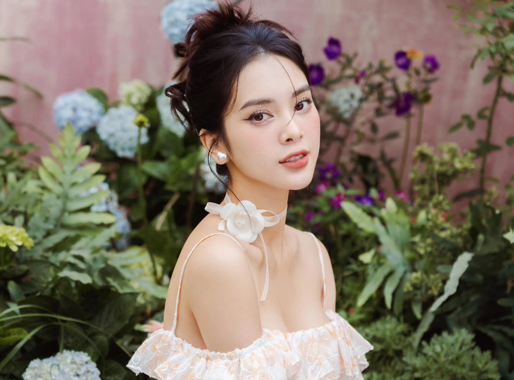 Mỹ nhân phim Việt giờ vàng: Làm mẹ năm 18 tuổi, thu nhập trăm triệu đồng - 1 Mỹ nhân phim Việt giờ vàng: Làm mẹ năm 18 tuổi, thu nhập trăm triệu đồng - 1