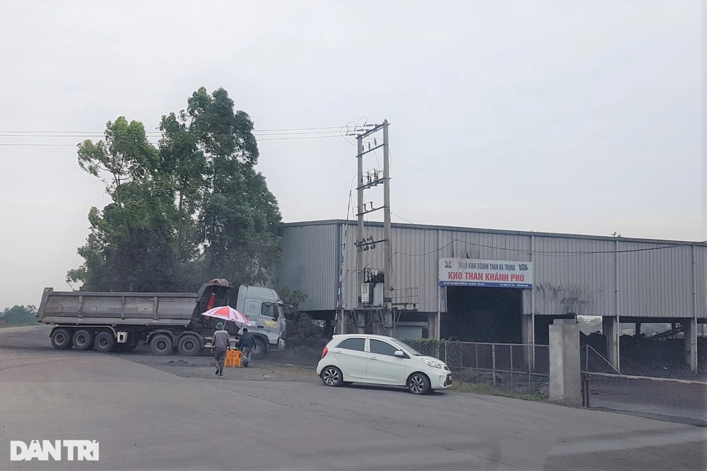 Ninh Bình: Doanh nghiệp, cá nhân đua nhau xâm chiếm hành lang bảo vệ đê - 3 Ninh Bình: Doanh nghiệp, cá nhân đua nhau xâm chiếm hành lang bảo vệ đê - 3