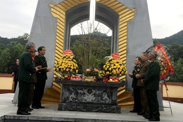 Pò Hèn 17/2 - Thấm đẫm tình đồng đội trong ngày giỗ chung