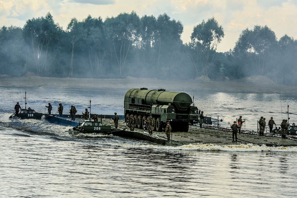 Ukraine đưa xe tăng tới Odessa, Nga bắt đầu di tản dân tại Melitopol - 1 Ukraine đưa xe tăng tới Odessa, Nga bắt đầu di tản dân tại Melitopol - 1