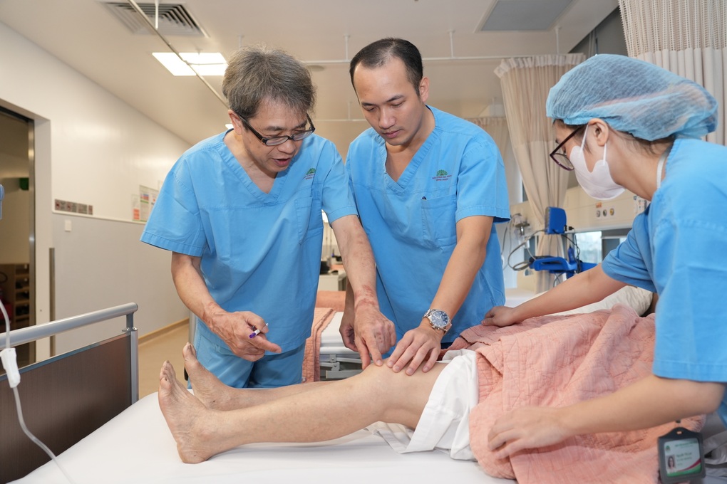 Bệnh viện Hồng Ngọc tiên phong ứng dụng kỹ thuật thay khớp gối không cắt gân cơ - 1 Bệnh viện Hồng Ngọc tiên phong ứng dụng kỹ thuật thay khớp gối không cắt gân cơ - 1