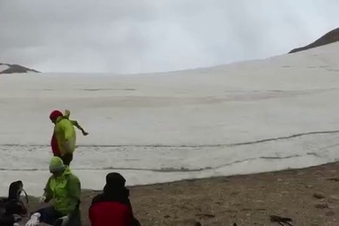 Sông băng bí ẩn kỳ lạ giữa sa mạc khô cằn