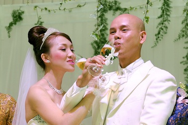 Phan Đinh Tùng hạnh phúc trong ngày cưới