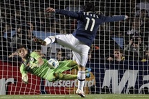 Argentina bị loại khỏi Copa America sau màn “đấu súng”