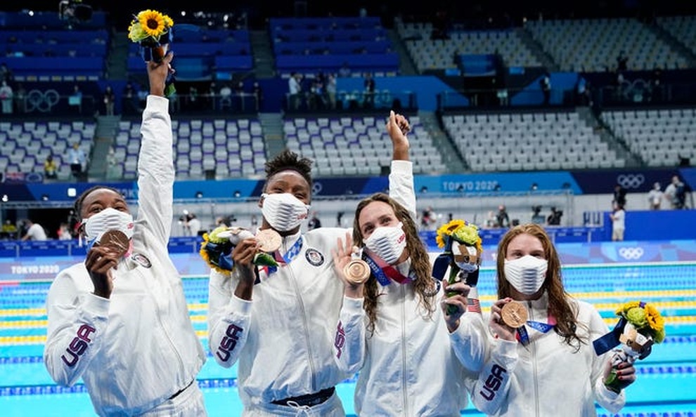 Dân mạng xôn xao về khẩu trang khủng của đoàn thể thao Olympic Mỹ - 3