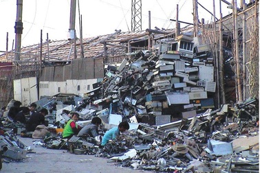 Chưa đủ điều kiện, doanh nghiệp đã được Bộ TN&MT cho phép nhập khẩu phế liệu?