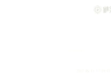 Rùng mình khoảnh khắc tia sét phát ra tia lửa trên khắp mặt đường