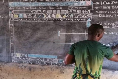 Thầy giáo châu Phi "nổi như cồn" vì dạy tin học mà không sử dụng máy tính