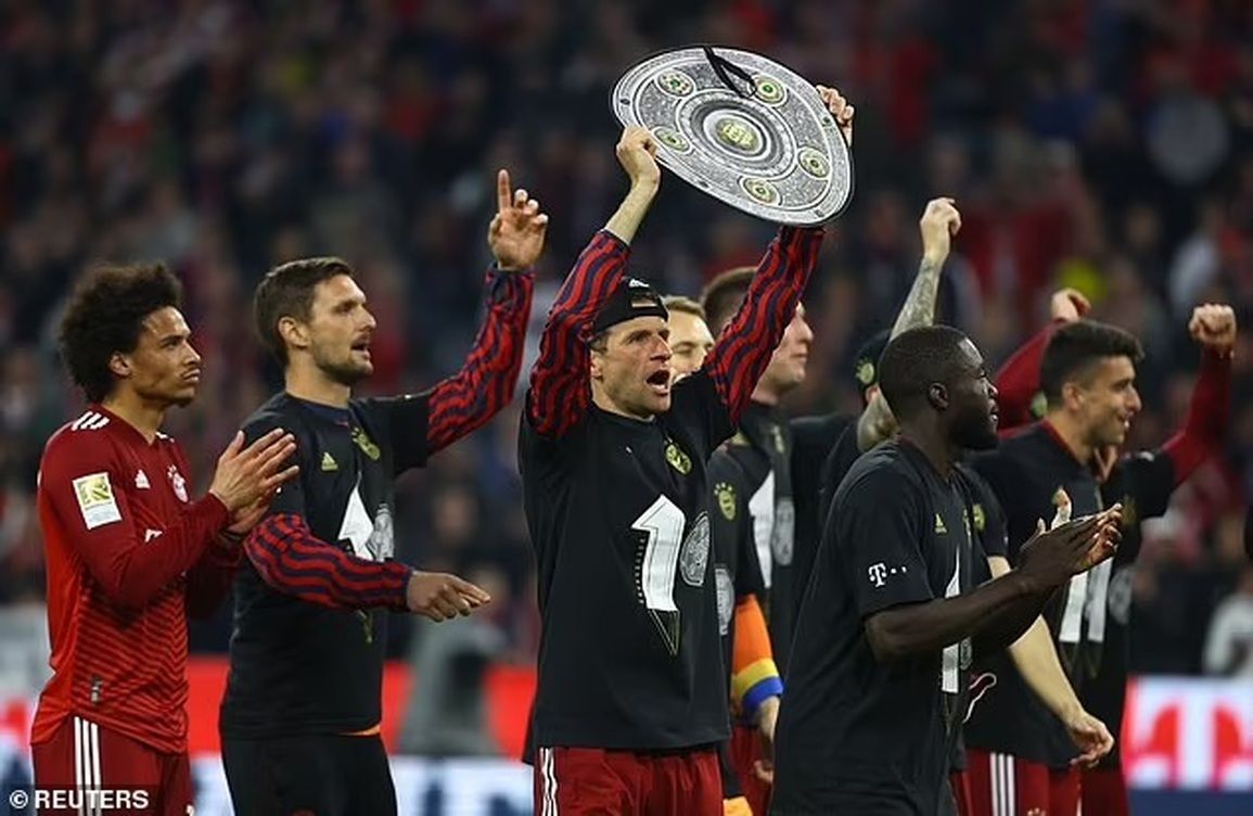 Hạ Dortmund, Bayern Munich vô địch Bundesliga lần thứ 10 liên tiếp - 6 Hạ Dortmund, Bayern Munich vô địch Bundesliga lần thứ 10 liên tiếp - 6