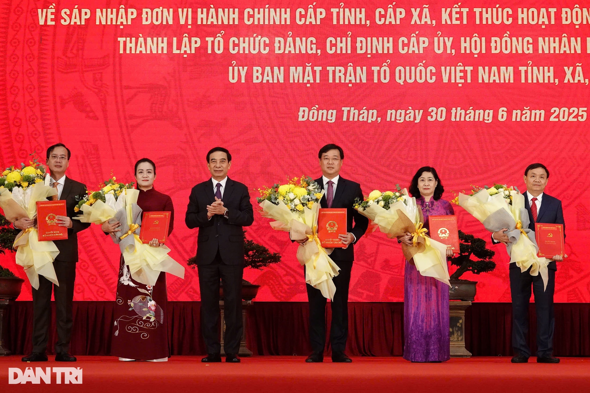 Lễ công bố Nghị quyết của Quốc hội về sáp nhập tỉnh, thành phố cả nước - 11 Lễ công bố Nghị quyết của Quốc hội về sáp nhập tỉnh, thành phố cả nước - 11