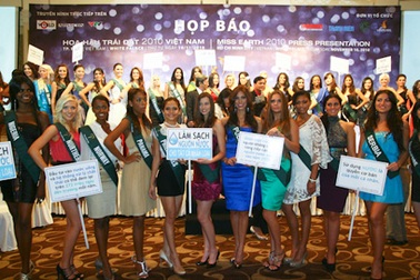 Người đẹp Hoa hậu trái đất kêu gọi bảo vệ nguồn nước