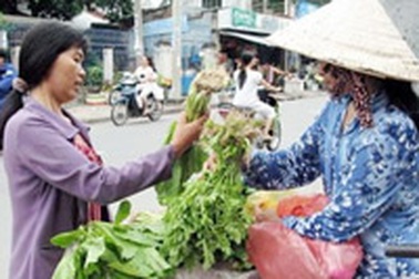 Áp lực đi chợ thời “bão” giá