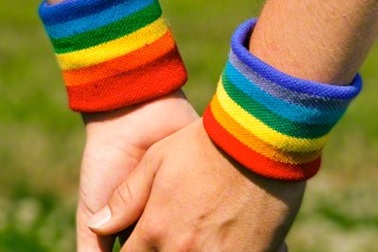 Cô ấy nhìn thấy tôi cùng người tình đồng tính