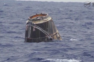 Tàu vũ trụ tư nhân hạ cánh xuống biển, hoàn thành sứ mệnh lịch sử