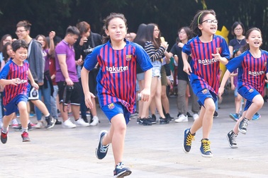 Hà Nội: Gần 1 nghìn học sinh đi bộ để giảm thiểu rác thải nhựa