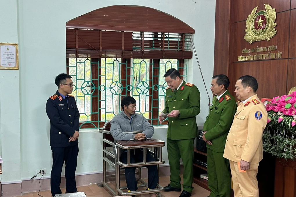 Bắt Trưởng ban MTTQ bản cùng tang vật 1 bánh heroin và gần 10kg thuốc phiện - 1 Bắt Trưởng ban MTTQ bản cùng tang vật 1 bánh heroin và gần 10kg thuốc phiện - 1