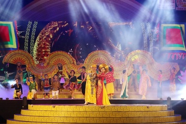 Cả triệu lượt người đến tham dự lễ hội Nguyễn Trung Trực