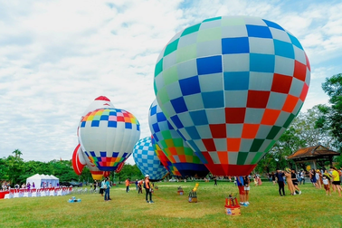 Trải nghiệm ngắm thành phố biển Quy Nhơn trên khinh khí cầu khổng lồ