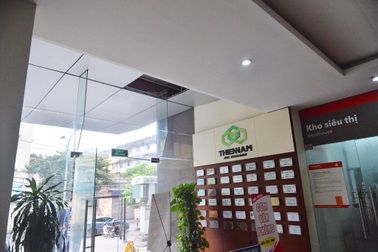 Vụ thủng sàn chung cư, 2 người rơi tự do: Trách nhiệm thuộc về ai?