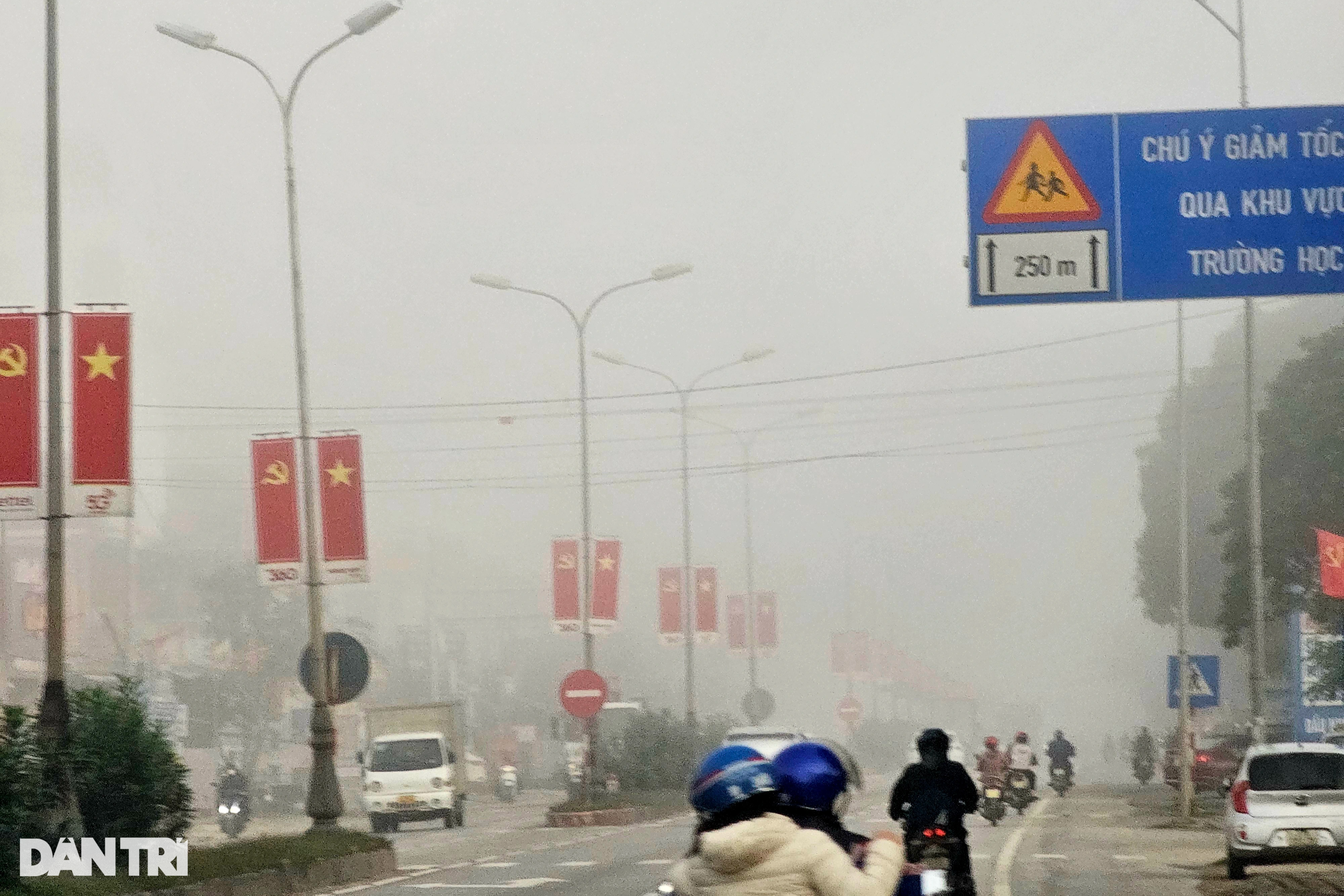 Nghệ An chìm trong sương mù dày đặc, một số chuyến bay chậm giờ hạ cánh - 7 Nghệ An chìm trong sương mù dày đặc, một số chuyến bay chậm giờ hạ cánh - 7