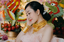 Đám cưới "ngập vàng" và chuyện tình 5 năm của cặp đôi ở Vĩnh Long