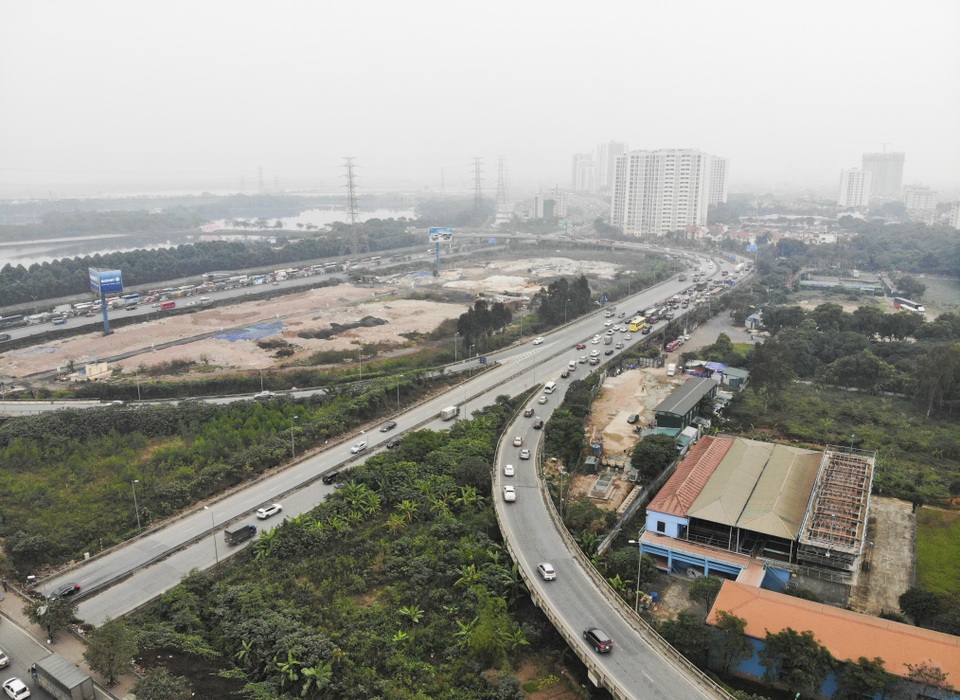 Hà Nội: Bến xe vắng lạ thường chiều cuối năm - 2