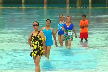 Bô lão nô nức đi thi bikini ở Trung Quốc