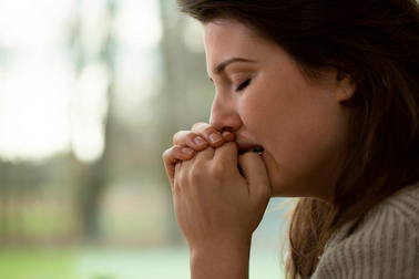 Khởi phát bệnh Parkinson ở người trẻ có gì khác với người cao tuổi?