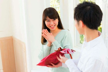 Valentine Trắng: Ngày nam giới tặng quà cho phái nữ tại Nhật Bản