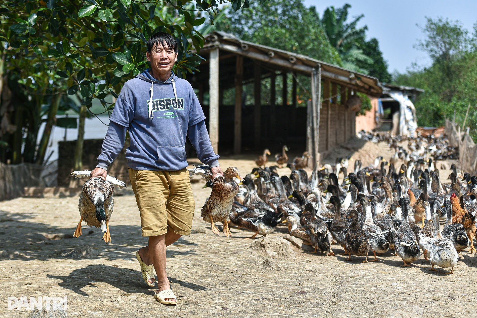 Ông Đoàn Văn Vươn và cuộc gặp đặc biệt với Thiếu tướng Đỗ Hữu Ca - 4 Ông Đoàn Văn Vươn và cuộc gặp đặc biệt với Thiếu tướng Đỗ Hữu Ca - 4