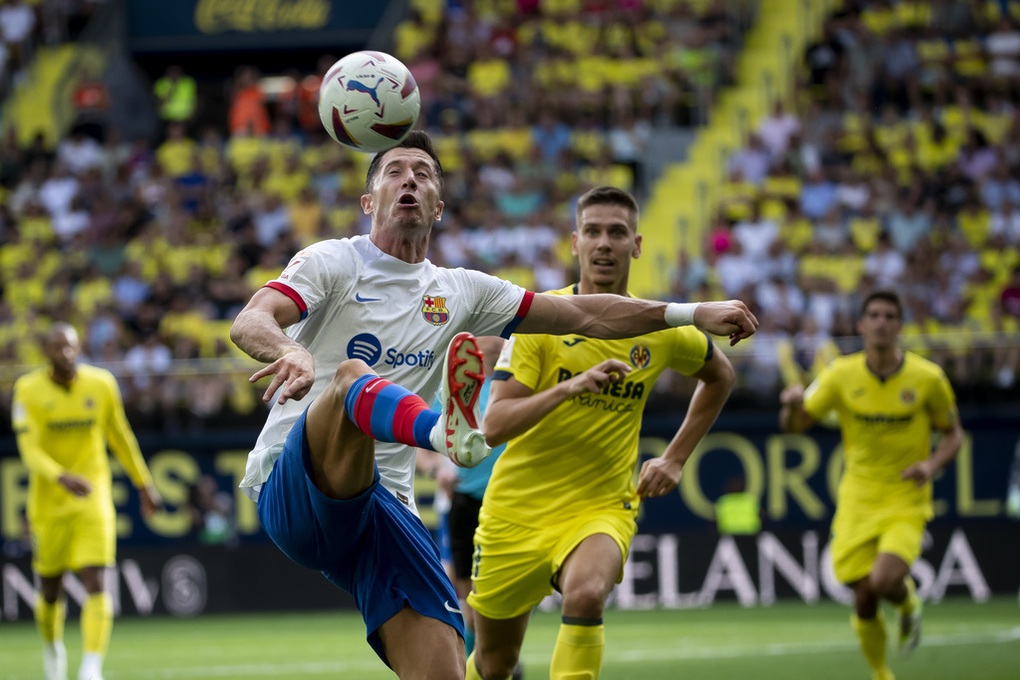 Barcelona hạ Villarreal sau màn rượt đuổi tỷ số căng thẳng - 2 Barcelona hạ Villarreal sau màn rượt đuổi tỷ số căng thẳng - 2