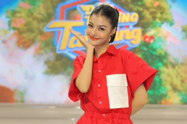 Á hậu Kiều Loan ngỡ ngàng khi "đối đầu" với các em nhỏ trên gameshow